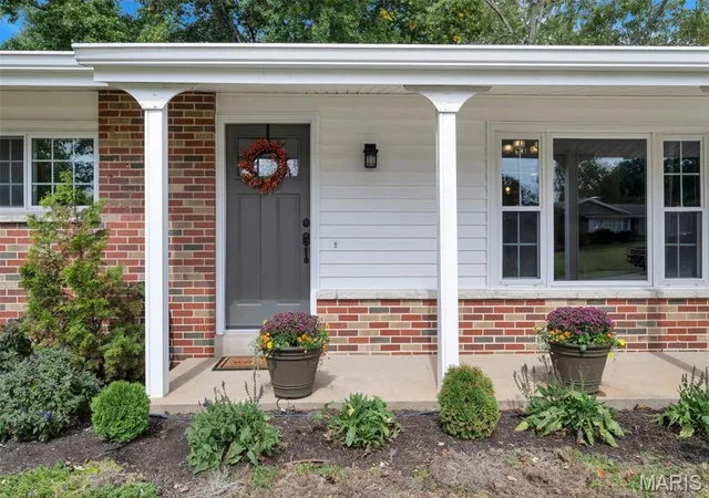 Photo 3 of Single family home for sale at 11145 Yellowstone Dr, Saint Louis, MO 63146 | MLS# MIS26063565 | Listing updated on 2026-10-07