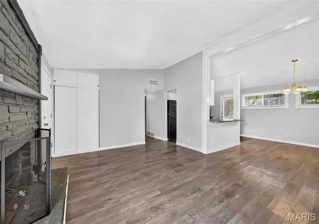 Photo 2 of Single family home for sale at 1722 Ridgewood Dr, Saint Louis, MO 63126 | MLS# MIS26063566 | Listing updated on 2026-10-09