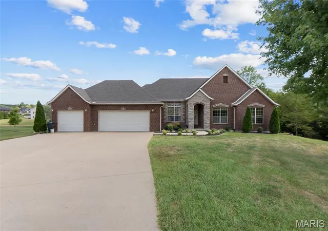Photo 1 of Single family home for sale at 136 Calera Rd, Cape Girardeau, MO 63701 | MLS# MIS26063569 | Listing updated on 2026-10-04