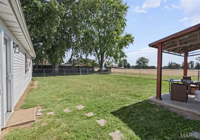 Photo 4 of Single family home for sale at 2309 S 6th Street, Mascoutah, IL 62258 | MLS# MIS26063572 | Listing updated on 2026-10-02