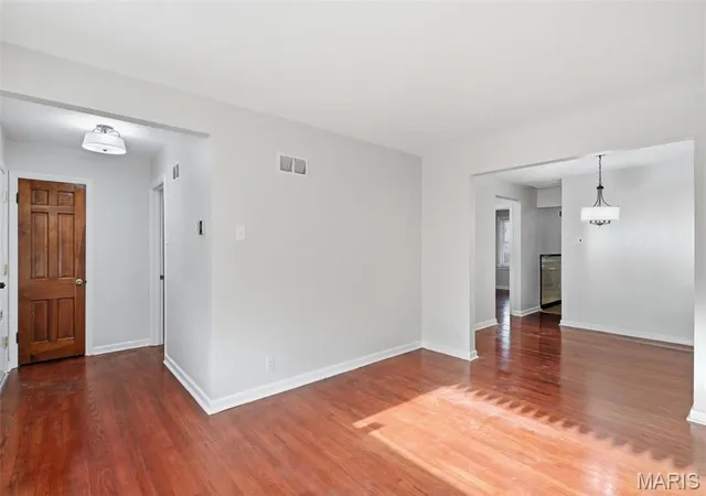 Photo 3 of Single family home for sale at 6625 Barr St, Saint Louis, MO 63121 | MLS# MIS26063577 | Listing updated on 2026-10-03