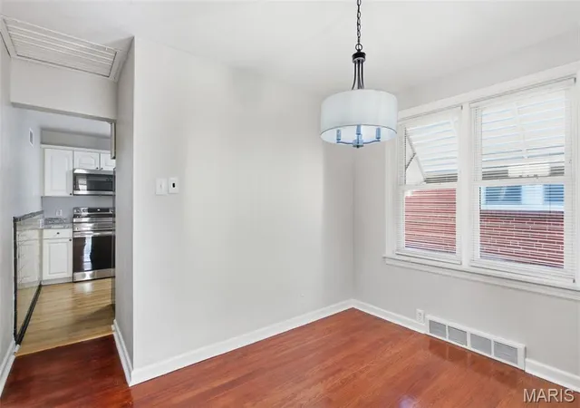 Photo 4 of Single family home for sale at 6625 Barr St, Saint Louis, MO 63121 | MLS# MIS26063577 | Listing updated on 2026-10-03