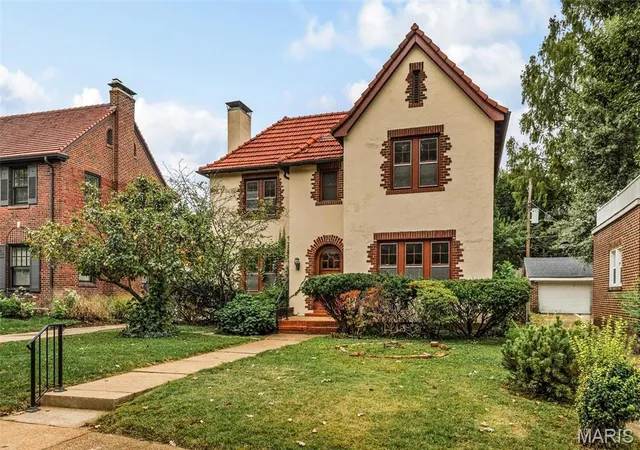 Photo 2 of Single family home for sale at 7570 Stanford Ave, Saint Louis, MO 63130 | MLS# MIS26063581 | Listing updated on 2026-10-07