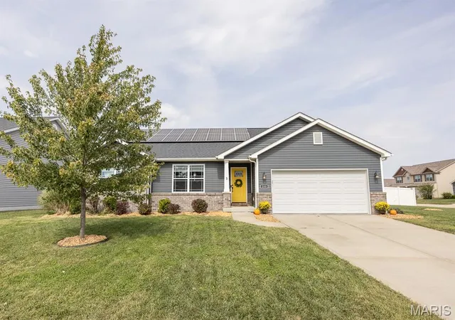 Single family home for sale at 233 Beauregard Dr, Belleville, IL 62221 | MLS# MIS26063584