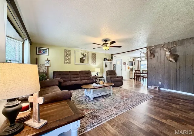 Photo 3 of Single family home for sale at 1927 Sunrise Cir, Poplar Bluff, MO 63901 | MLS# MIS26063586 | Listing updated on 2026-10-07