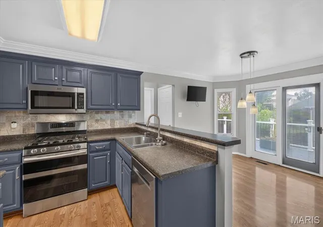 Photo 3 of Sale Pending at 71 Gray Owl Garth Ct, Saint Peters, MO 63304 | MLS# MIS26063588 | Listing updated on 2026-10-05