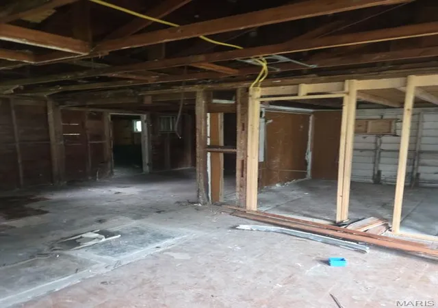 Photo 2 of Single family home for sale at 10117 Earl Dr, Saint Louis, MO 63136 | MLS# MIS26063589 | Listing updated on 2026-10-02