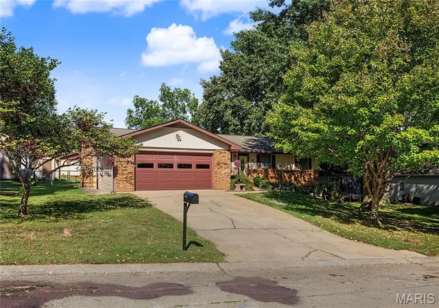 Single family home for sale at 1808 Evondale Dr, Cape Girardeau, MO 63701 | MLS# MIS26063590