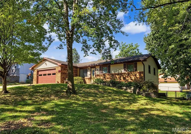 Photo 3 of Single family home for sale at 1808 Evondale Dr, Cape Girardeau, MO 63701 | MLS# MIS26063590 | Listing updated on 2026-10-09
