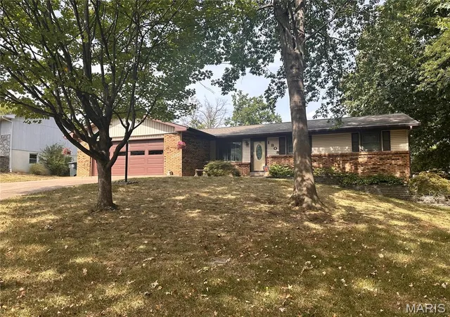 Photo 3 of Single family home for sale at 1808 Evondale Dr, Cape Girardeau, MO 63701 | MLS# MIS26063590 | Listing updated on 2026-10-07