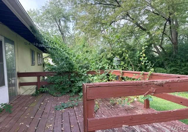 Photo 4 of Single family home for sale at 1105 Derhake Rd, Florissant, MO 63033 | MLS# MIS26063598 | Listing updated on 2026-10-07