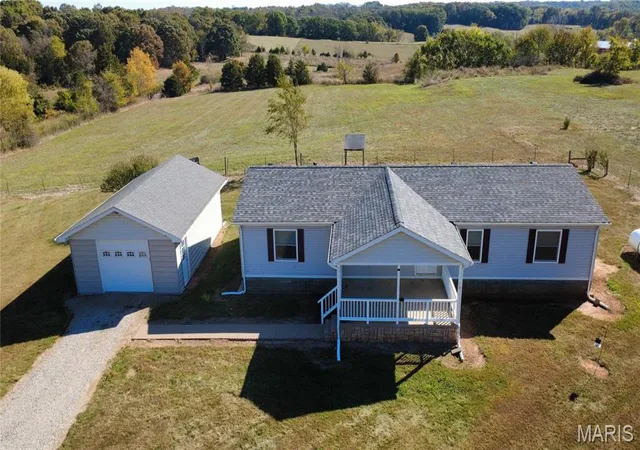 Photo 2 of Manufactured home for sale at 8524 Hwy D, Bonne Terre, MO 63628 | MLS# MIS26063604 | Listing updated on 2026-10-18