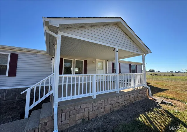 Photo 3 of Manufactured home for sale at 8524 Hwy D, Bonne Terre, MO 63628 | MLS# MIS26063604 | Listing updated on 2026-10-18