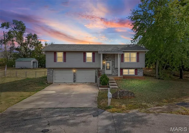 Photo 2 of Single family home for sale at 3 Bradley Ct, Desloge, MO 63601 | MLS# MIS26063606 | Listing updated on 2026-10-05