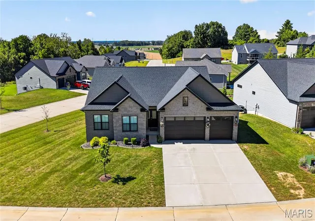 Photo 1 of Single family home for sale at 2911 Kehrswood Ct, Maryville, IL 62062 | MLS# MIS26063608 | Listing updated on 2026-10-05