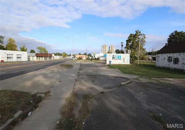 Photo 1 of Land for sale at 0 Pine St E, Poplar Bluff, MO 63901 | MLS# MIS26063609 | Listing updated on 2026-10-02