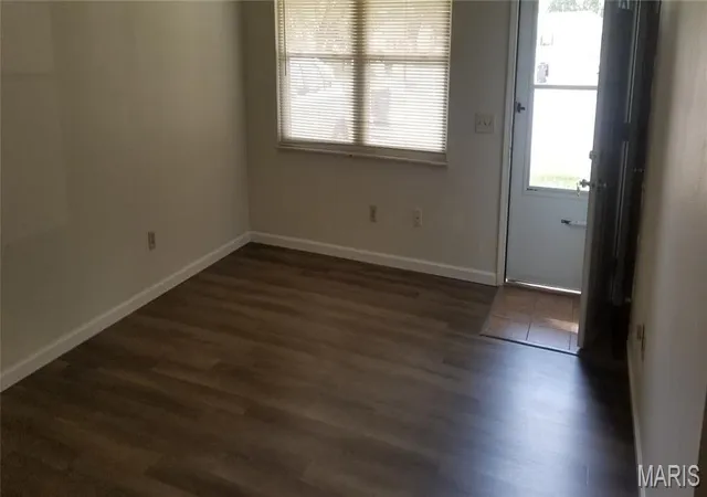 Photo 3 of Single family home for sale at 41 Scarlet Dr, Belleville, IL 62220 | MLS# MIS26063629 | Listing updated on 2026-10-08