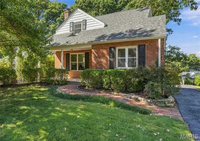 Photo 4 of Single family home for sale at 81 Heatherbrook Ln, Saint Louis, MO 63122 | MLS# MIS26063630 | Listing updated on 2026-10-09