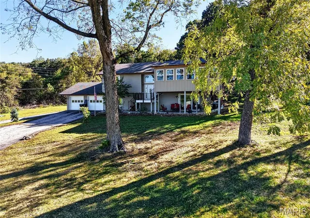 Photo 1 of Single family home for sale at 551 Sunny Slope Dr, Camdenton, MO 65020 | MLS# MIS26063632 | Listing updated on 2026-10-08