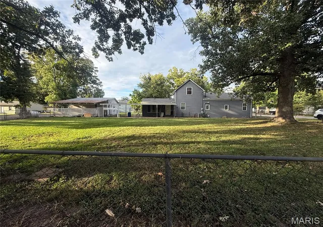 Photo 3 of Single family home for sale at 2120 S 3rd Street, Mascoutah, IL 62258 | MLS# MIS26063633 | Listing updated on 2026-10-07