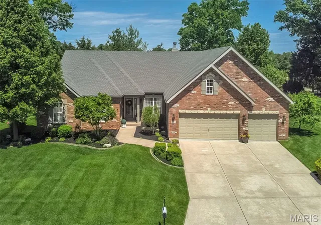 Photo 1 of Single family home for sale at 233 Fox Hvn Dr, O Fallon, MO 63368 | MLS# MIS26063636 | Listing updated on 2026-10-08