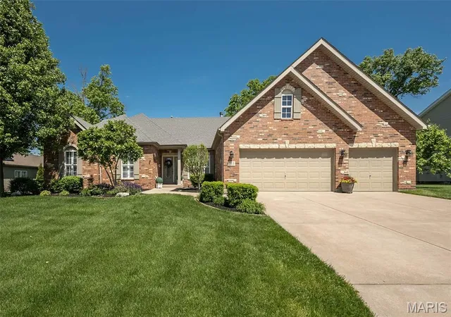 Photo 2 of Single family home for sale at 233 Fox Hvn Dr, O Fallon, MO 63368 | MLS# MIS26063636 | Listing updated on 2026-10-08