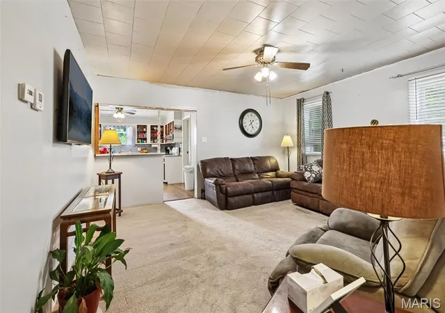 Photo 4 of Sale Pending at 404 E 2nd South St, Mount Olive, IL 62069 | MLS# MIS26063637 | Listing updated on 2026-10-07