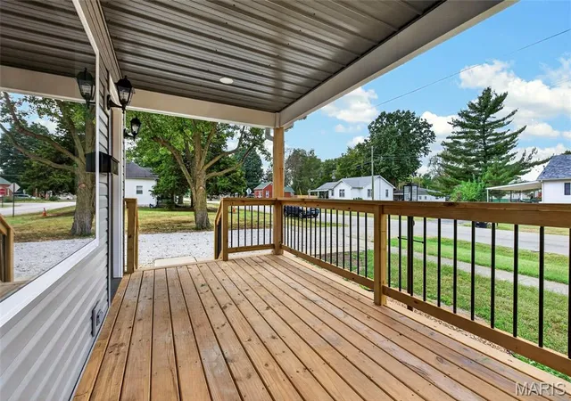 Photo 3 of Single family home for sale at 1514 N Jefferson St, Litchfield, IL 62056 | MLS# MIS26063641 | Listing updated on 2026-10-06