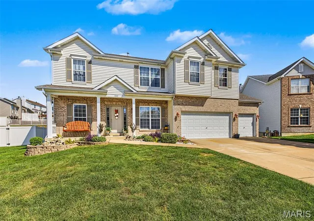 Photo 2 of Single family home for sale at 1004 Meadow Grv Dr, House Springs, MO 63051 | MLS# MIS26063646 | Listing updated on 2026-10-09