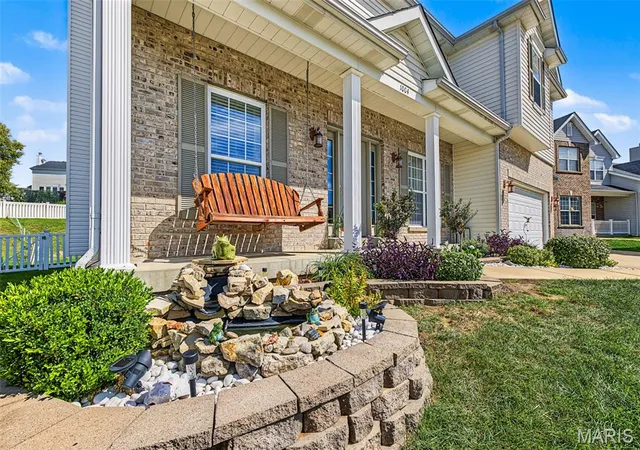 Photo 3 of Single family home for sale at 1004 Meadow Grv Dr, House Springs, MO 63051 | MLS# MIS26063646 | Listing updated on 2026-10-09