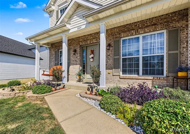 Photo 3 of Single family home for sale at 1004 Meadow Grv Dr, House Springs, MO 63051 | MLS# MIS26063646 | Listing updated on 2026-10-09