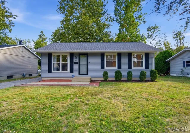 Photo 1 of Single family home for sale at 803 W Nixon Dr, O Fallon, IL 62269 | MLS# MIS26063655 | Listing updated on 2026-10-22