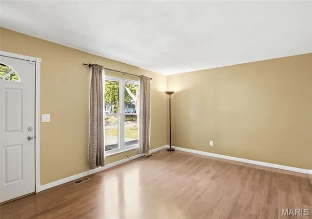 Photo 3 of Single family home for sale at 803 W Nixon Dr, O Fallon, IL 62269 | MLS# MIS26063655 | Listing updated on 2026-10-22