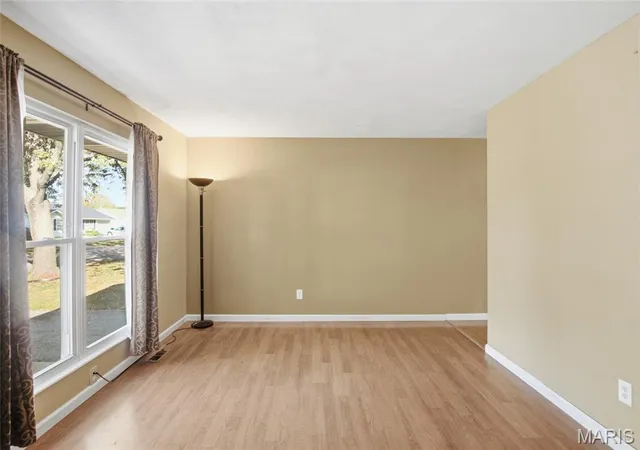 Photo 4 of Single family home for sale at 803 W Nixon Dr, O Fallon, IL 62269 | MLS# MIS26063655 | Listing updated on 2026-10-22
