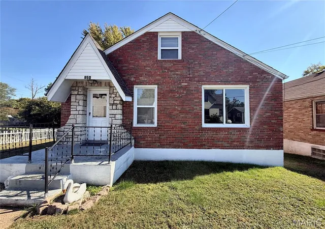 Single family home for sale at 950 Dammert Ave, Saint Louis, MO 63125 | MLS# MIS26063658