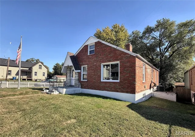 Photo 2 of Single family home for sale at 950 Dammert Ave, Saint Louis, MO 63125 | MLS# MIS26063658 | Listing updated on 2026-10-27