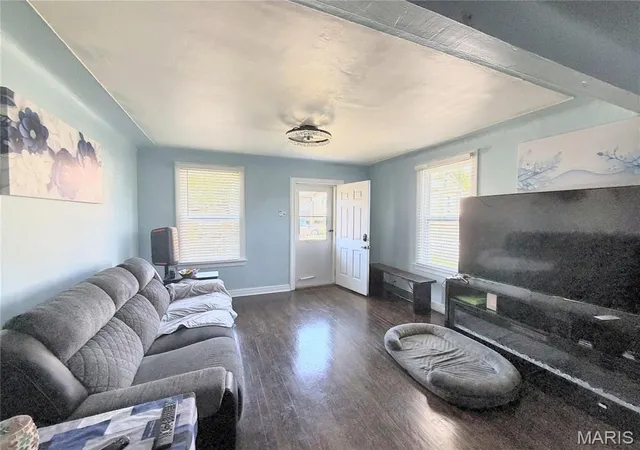 Photo 3 of Single family home for sale at 950 Dammert Ave, Saint Louis, MO 63125 | MLS# MIS26063658 | Listing updated on 2026-10-27