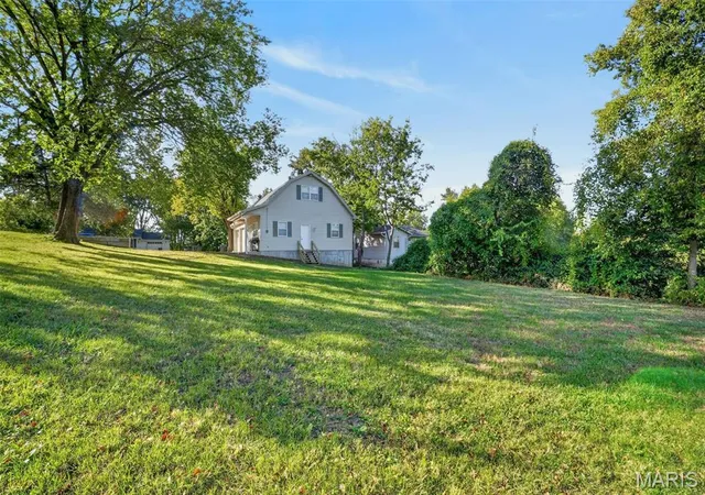 Photo 3 of Single family home for sale at 1418 Scenic Dr, Arnold, MO 63010 | MLS# MIS26063663 | Listing updated on 2026-10-29