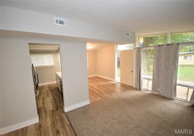 Photo 2 of Single family home for sale at 770 Bobbins Ln, Florissant, MO 63033 | MLS# MIS26063681 | Listing updated on 2026-10-05