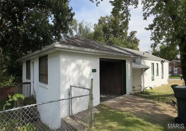 Photo 2 of Single family home for sale at 835 Elias Ave, Saint Louis, MO 63147 | MLS# MIS26063696 | Listing updated on 2026-10-02