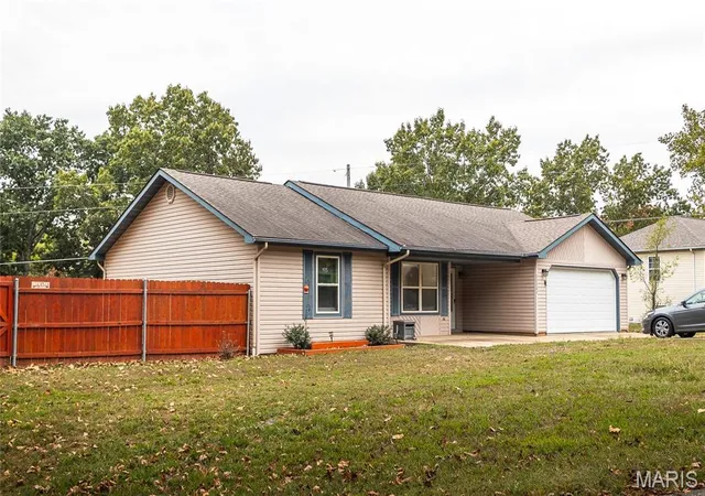 Photo 2 of Single family home for sale at 22885 Hickerson Dr, Saint Robert, MO 65584 | MLS# MIS26063700 | Listing updated on 2026-10-02