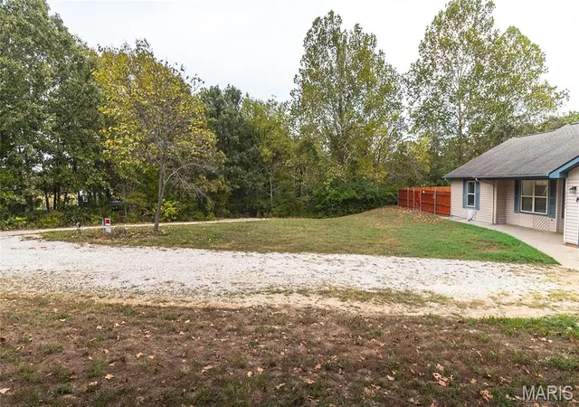 Photo 3 of Single family home for sale at 22885 Hickerson Dr, Saint Robert, MO 65584 | MLS# MIS26063700 | Listing updated on 2026-10-02