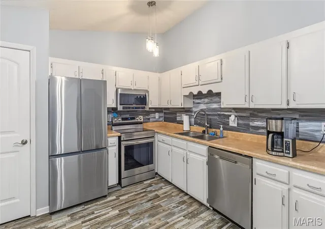 Photo 3 of Single family home for sale at 22885 Hickerson Dr, Saint Robert, MO 65584 | MLS# MIS26063700 | Listing updated on 2026-10-02