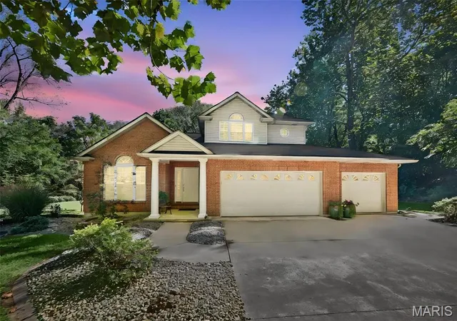 Photo 1 of Single family home for sale at 7511 Ingham Ln, Godfrey, IL 62035 | MLS# MIS26063708 | Listing updated on 2026-10-07
