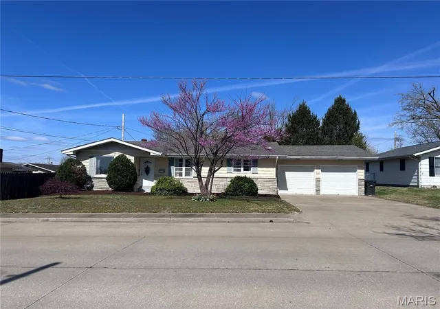 Photo 1 of Single family home for sale at 808 Bruce St, Perryville, MO 63775 | MLS# MIS26063710 | Listing updated on 2026-10-09