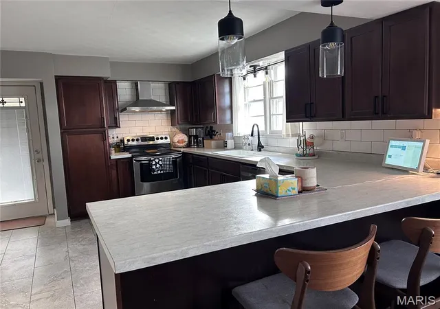 Photo 3 of Single family home for sale at 808 Bruce St, Perryville, MO 63775 | MLS# MIS26063710 | Listing updated on 2026-10-09