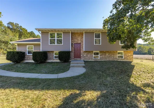 Photo 1 of Single family home for sale at 10040 Sago Rd, Potosi, MO 63664 | MLS# MIS26063716 | Listing updated on 2026-10-09