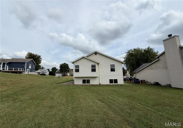 Photo 4 of Single family home for sale at 14417 Cape Charles Ct, Florissant, MO 63034 | MLS# MIS26063717 | Listing updated on 2026-10-02