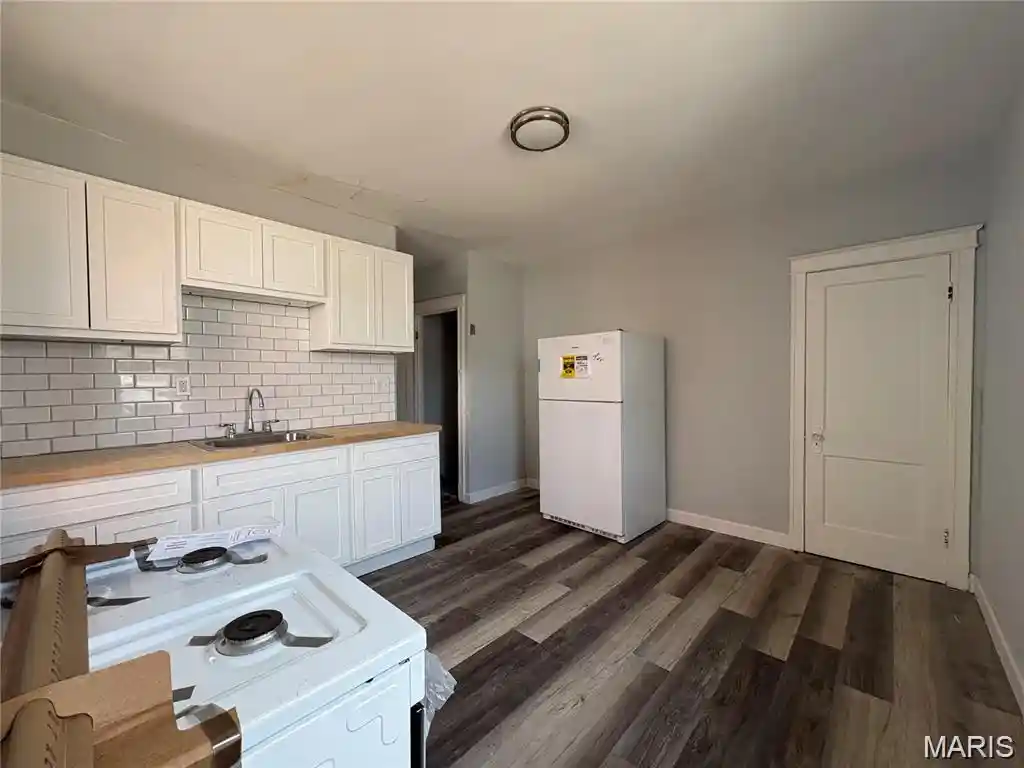 Listing Photo 2 - Condo for sale in 5027 S Broadway located at 5027 S Broadway, Saint Louis, MO 63111 - Unit 5027 S Broadway