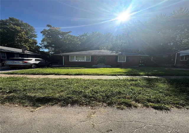 Photo 1 of Single family home for sale at 5712 Hamilton Ave, Saint Louis, MO 63136 | MLS# MIS26063727 | Listing updated on 2026-10-05